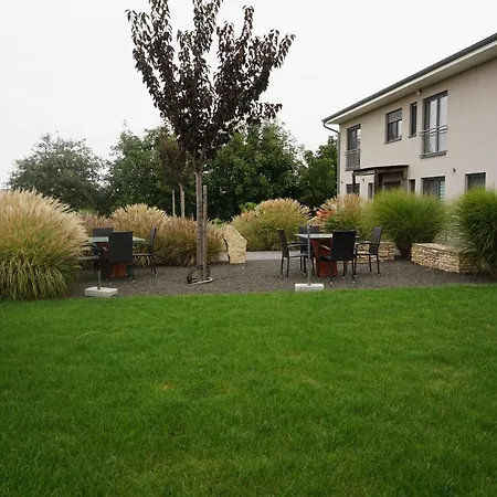 アパート 1 Im Kirschbluetenhof インゲルハイム・アム・ライン